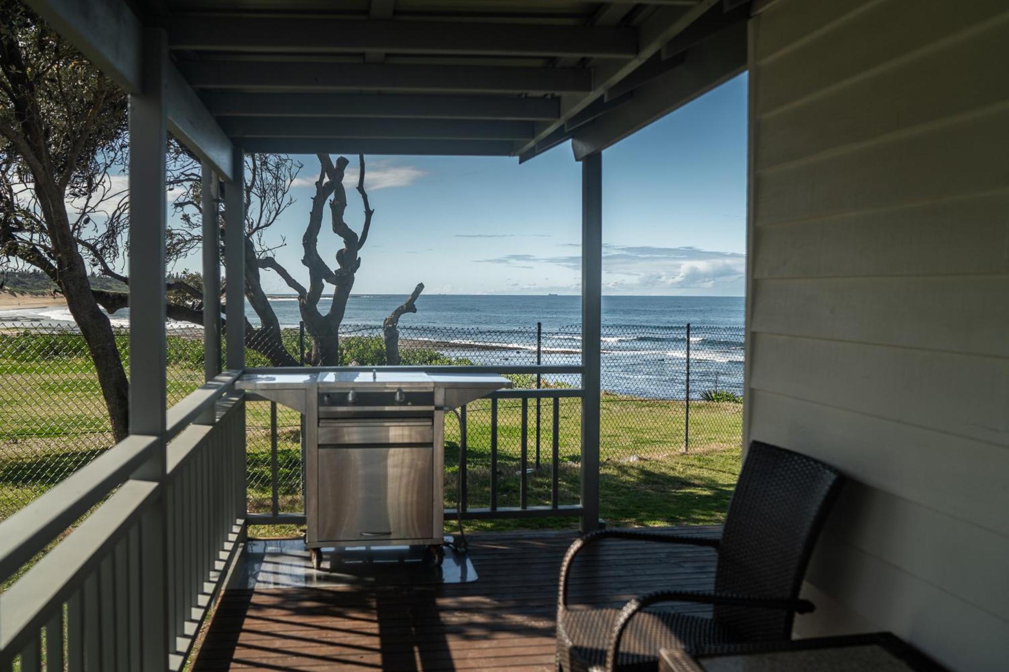 Blue Lagoon Beach Resort Bateau Bay Exterior foto