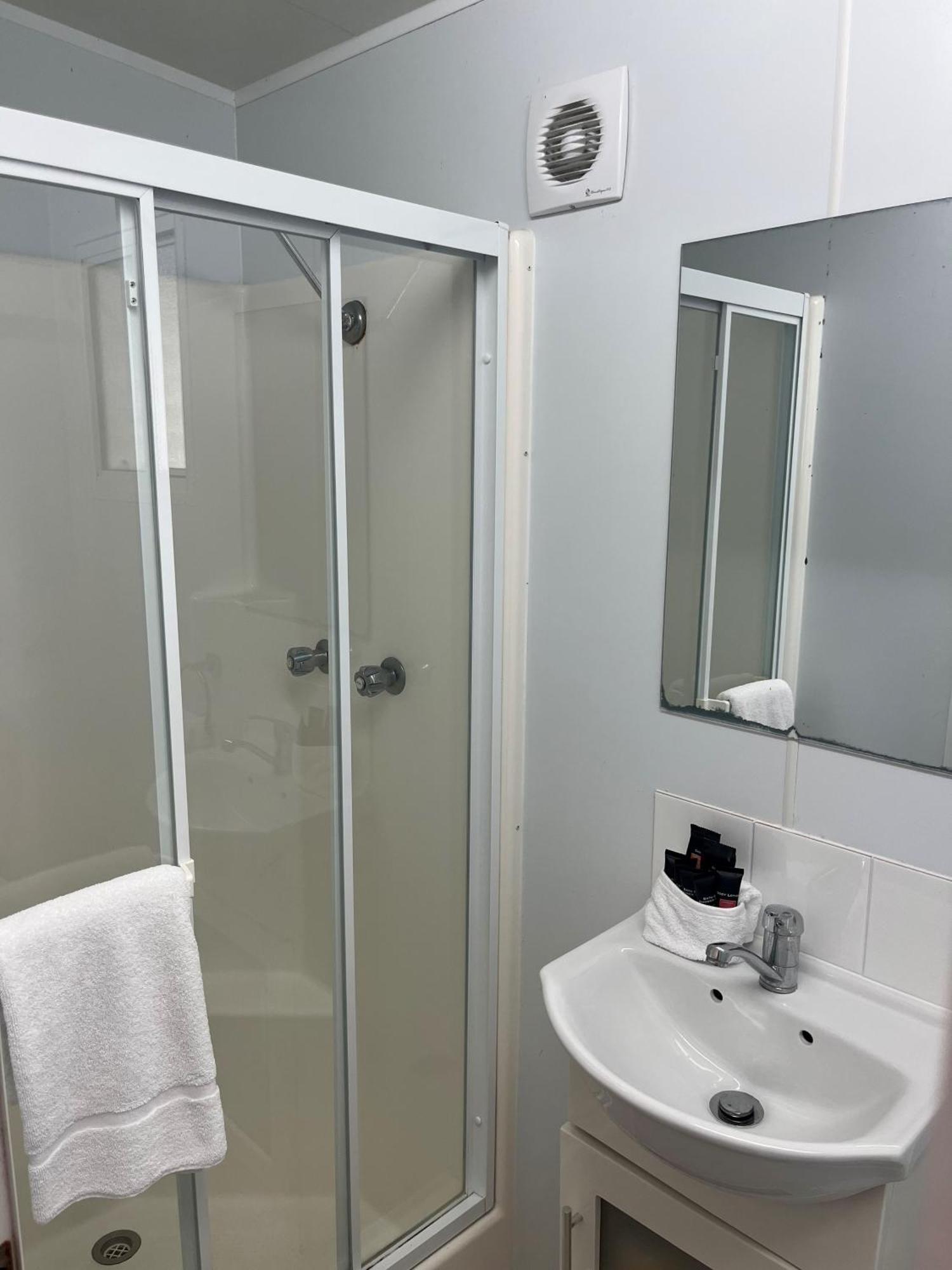 Blue Lagoon Beach Resort Bateau Bay Exterior foto
