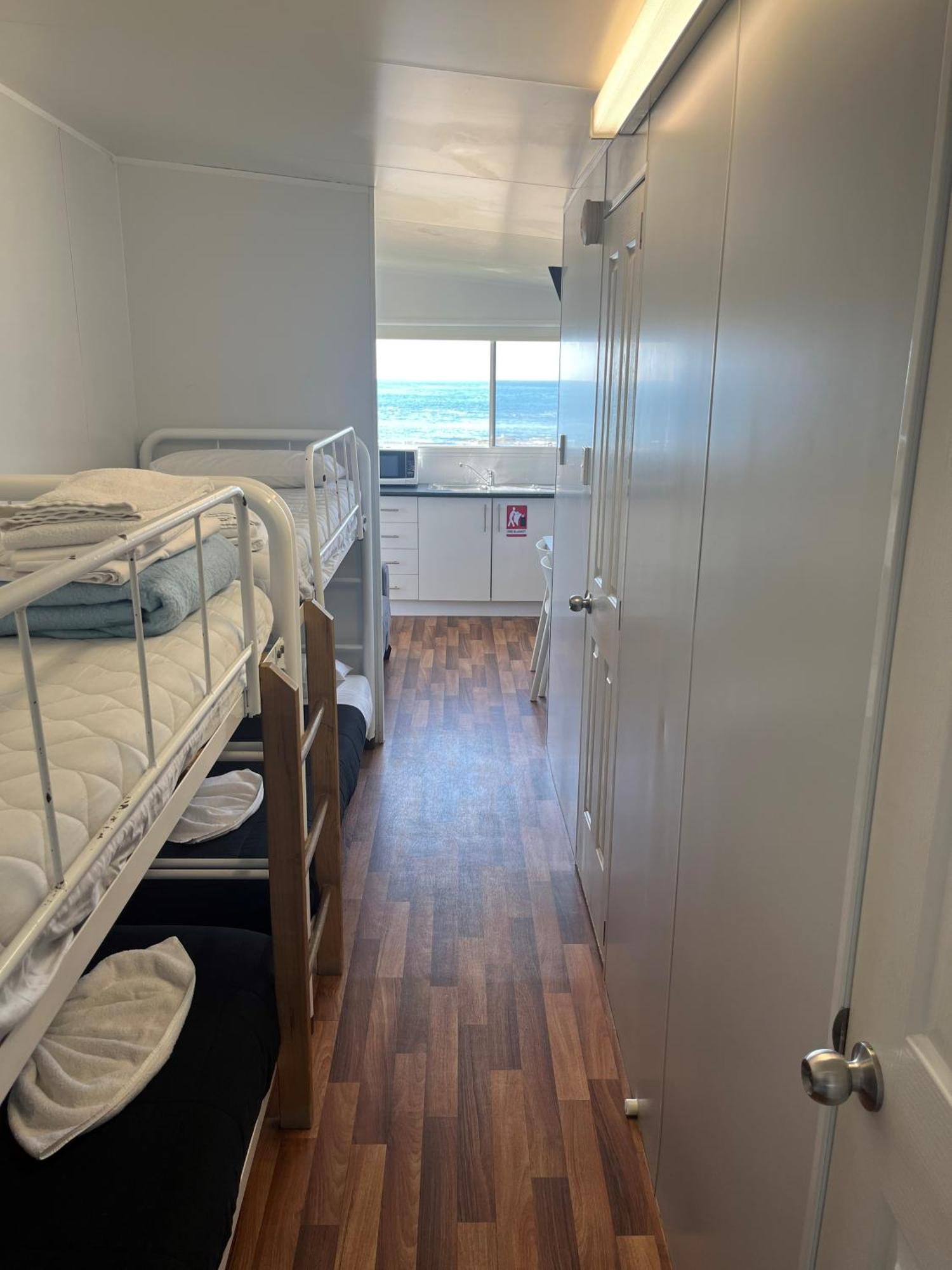 Blue Lagoon Beach Resort Bateau Bay Exterior foto