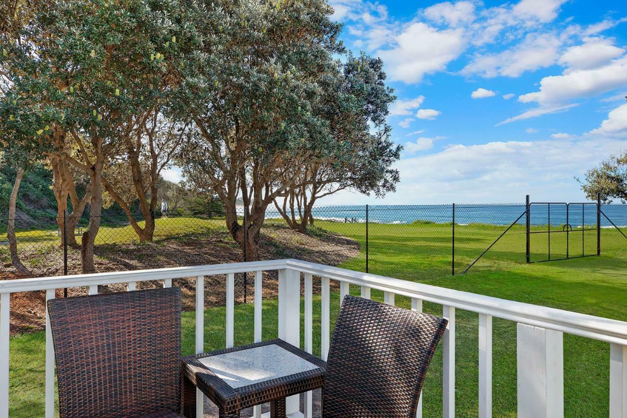 Blue Lagoon Beach Resort Bateau Bay Exterior foto