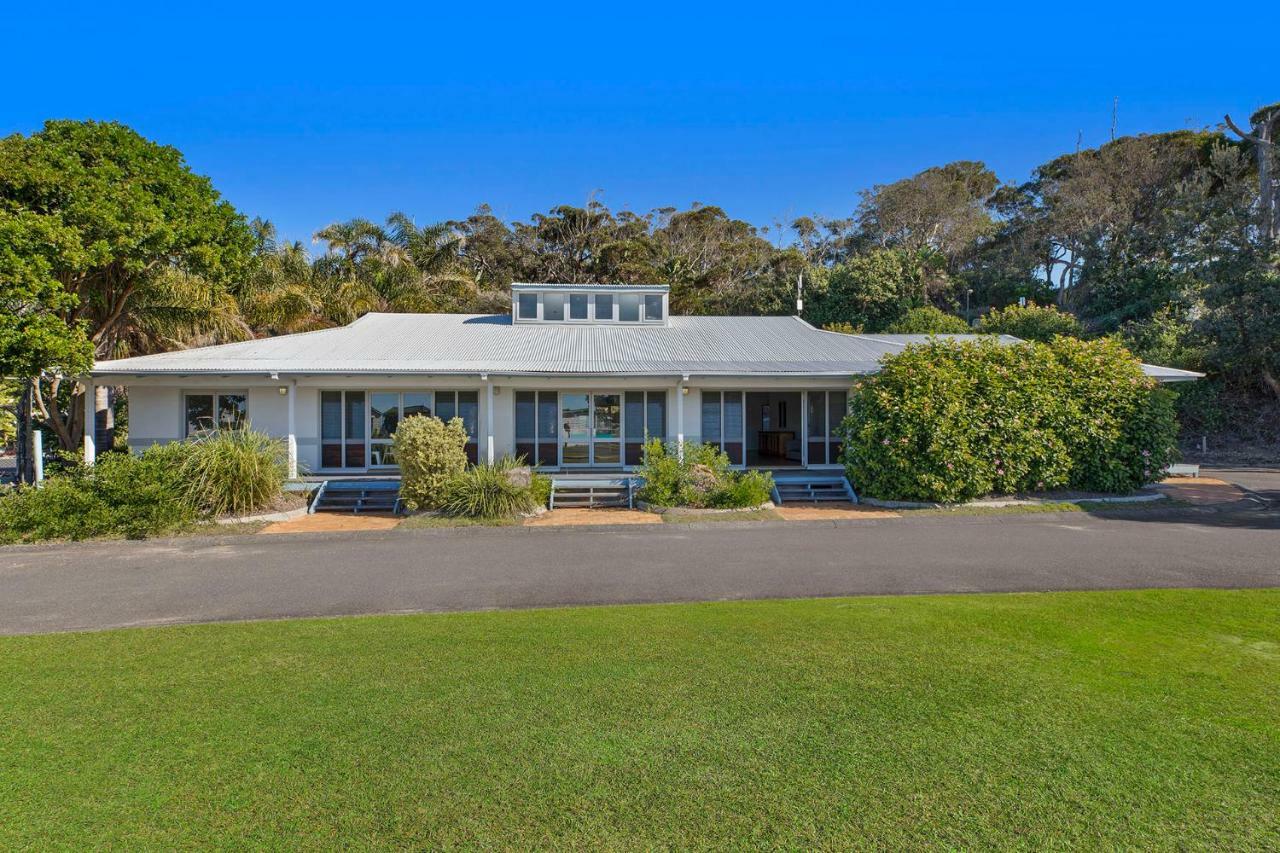 Blue Lagoon Beach Resort Bateau Bay Exterior foto